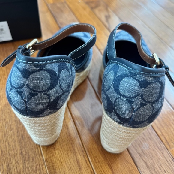 Authentic Coach Raine Denim Espadrille In Signature Jacquard, Size 9 B, Blue - Picture 2 of 3